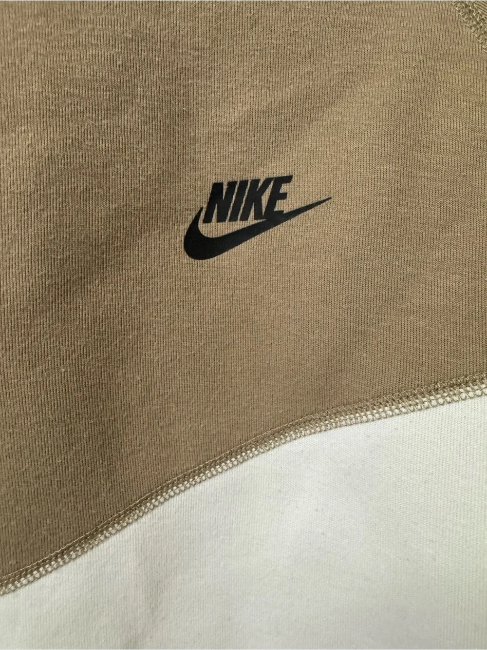 Nike Men’s Tan & White Colorblock Full-Zip Performance Jacket